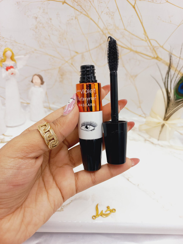 ریمل بلند کننده ویولت نارنجی ماندگاری بسیار بالا عدم ریزش زیر چشم و پلک مقاوم در برابر رطوبت و تعریق دارای بافتی فوق العاده سبک جلوگیری از ریختن و شکستن مژه ها طراحی خاص فرچه برای حالت دادن بهتر مژه